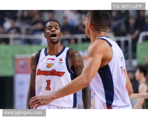 开赛仅剩半月 广东仍未凑齐四外援！霍楠驳斥谣言出售萨姆纳？